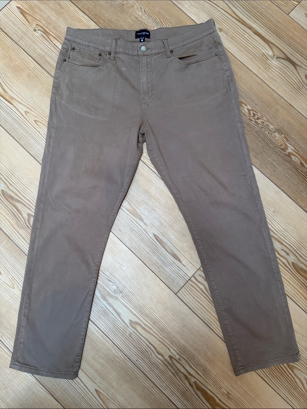 Lucky Brand Men’s Slim Straight Jeans in Tan